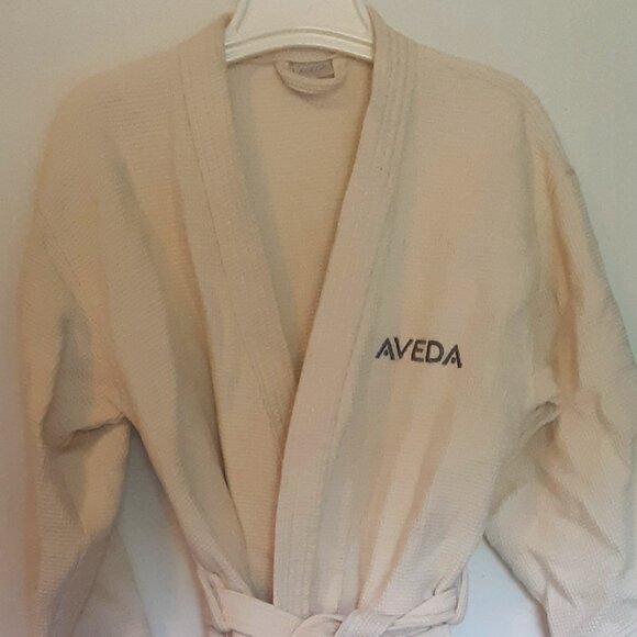 Women's AVEDA waffle knit bath robe size Medium off white - Picture 1 of 3